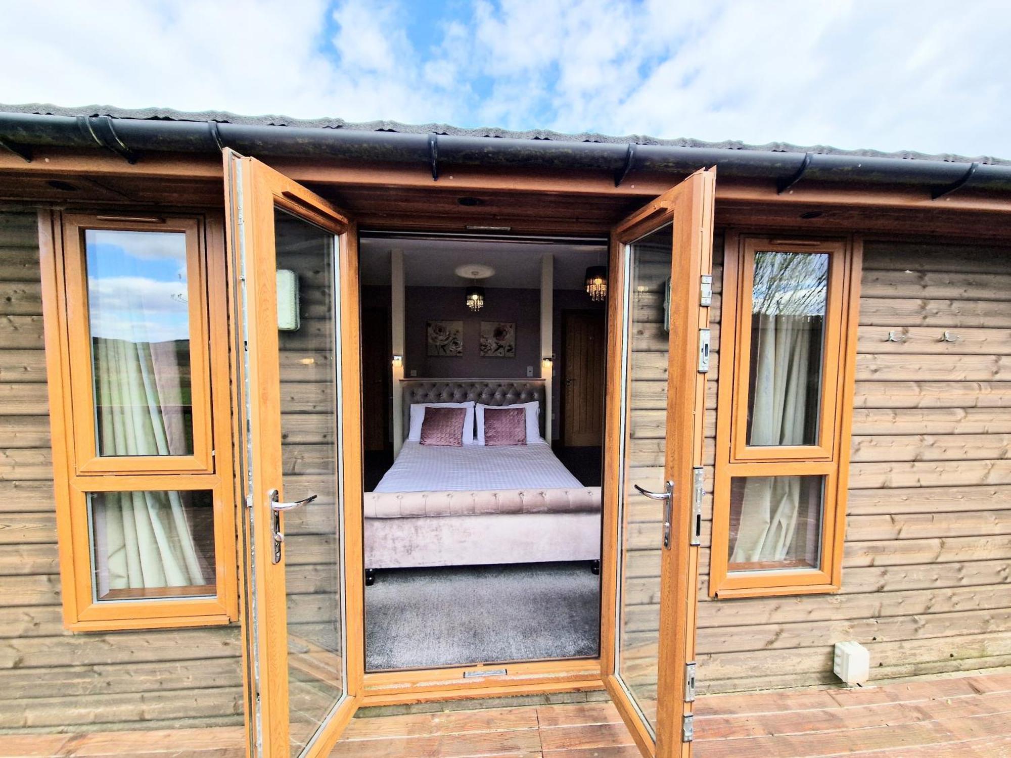 Villa Torridon 1 With Private Hot Tub - Fife - Loch Leven - Lomond Hills- Pet Friendly Kelty Exterior foto