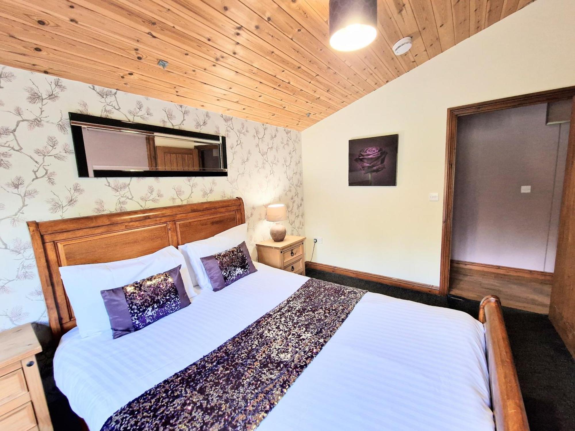 Villa Torridon 1 With Private Hot Tub - Fife - Loch Leven - Lomond Hills- Pet Friendly Kelty Exterior foto