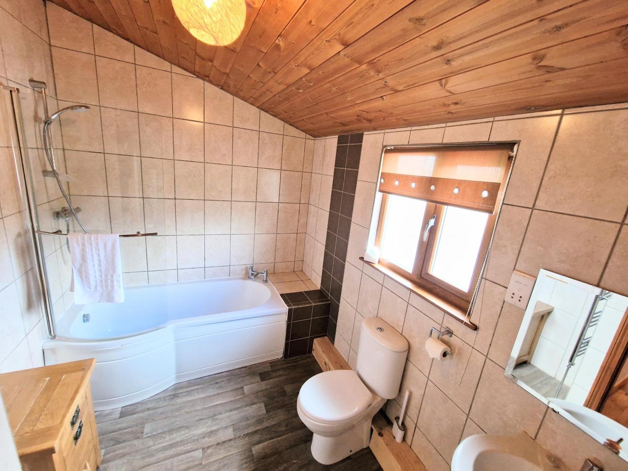 Villa Torridon 1 With Private Hot Tub - Fife - Loch Leven - Lomond Hills- Pet Friendly Kelty Exterior foto